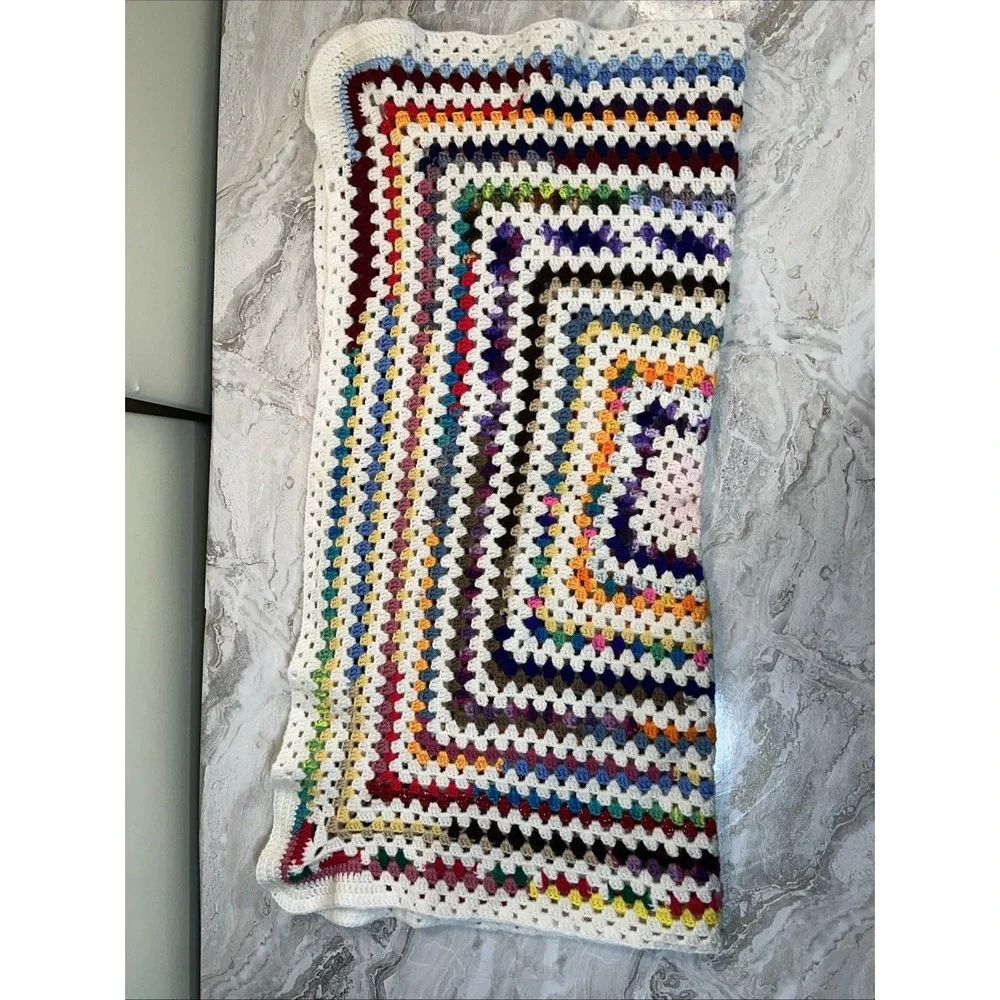 CROCHETED SMALL LAP BLANKET THROW‎ 36 X 36 GRANNY MULTICOLORED SQUARE PATTERN